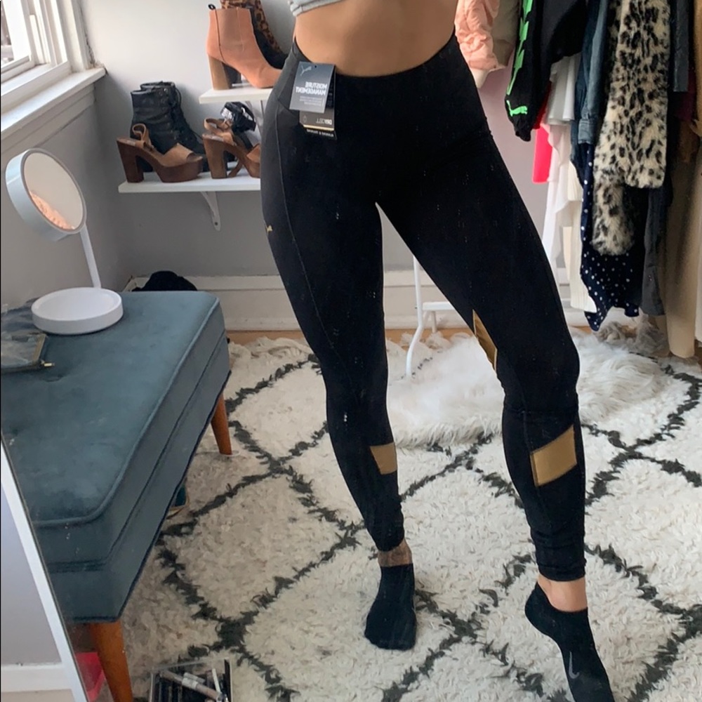 Black and gold leggings
